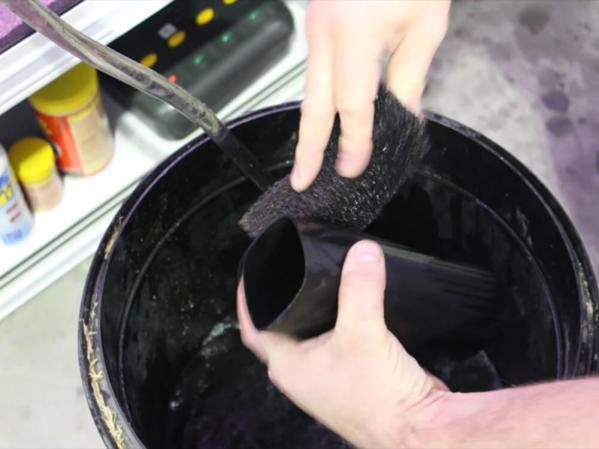 How to clean an aquarium filter sponge