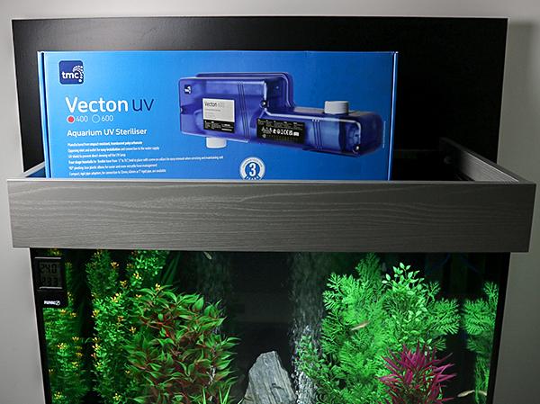How long should a UV light be on in an aquarium?