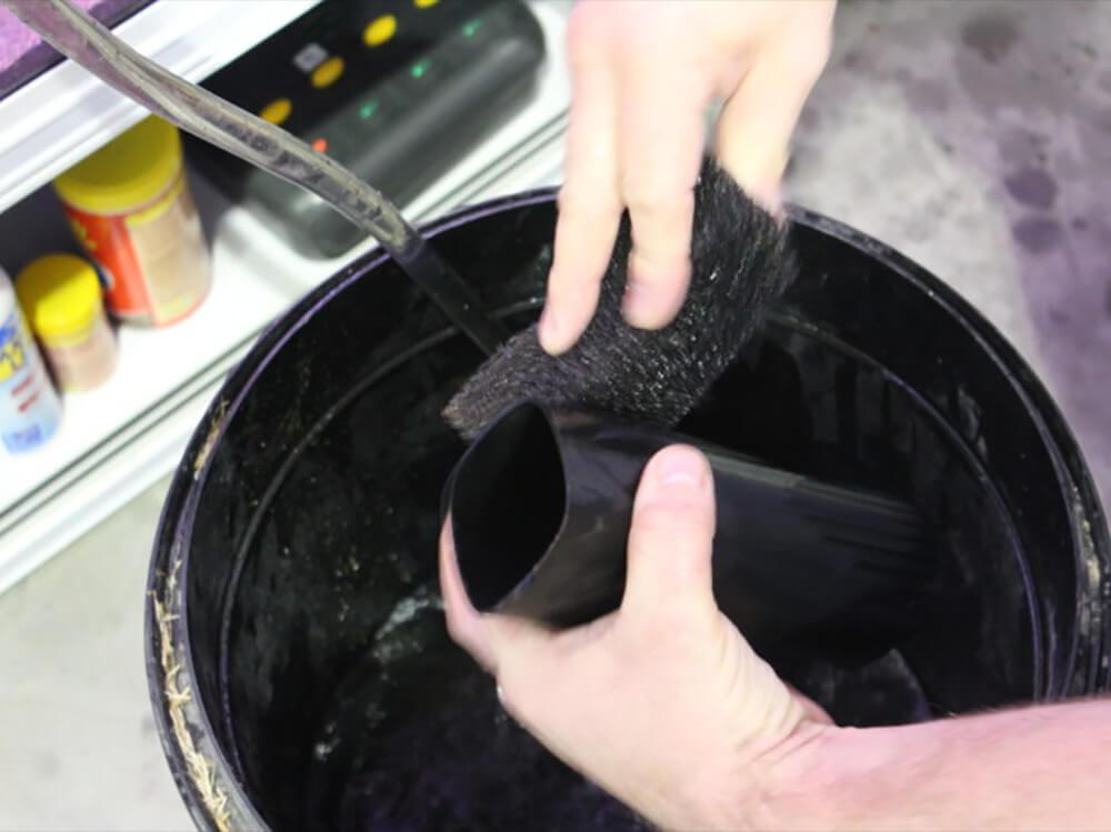 How to clean an aquarium filter sponge